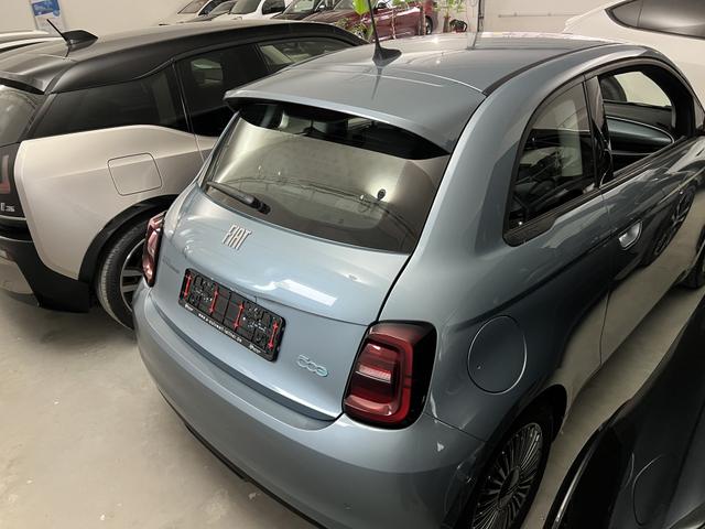Fiat 500e Icon 42kWh Sitzheizung DAB CCS 