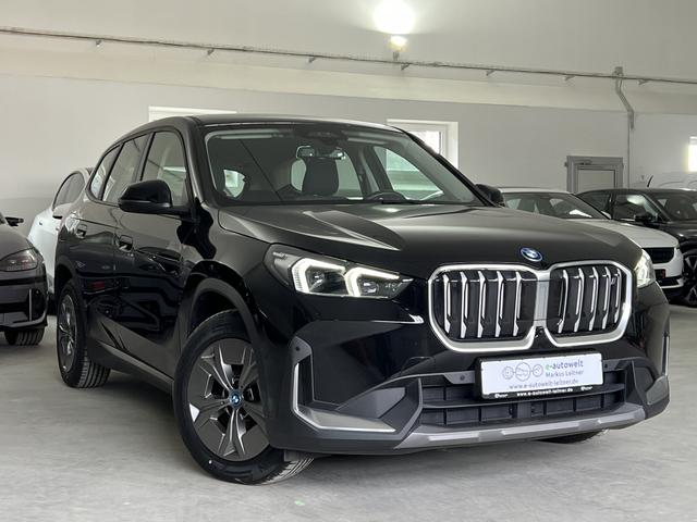 BMW iX1 - xDrive30 Innovations-/Komfortpaket HeadUp DAP