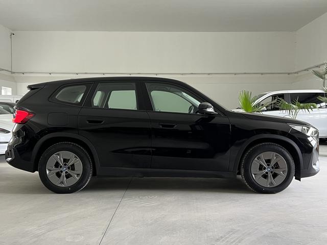 BMW iX1 xDrive30 Innovations-/Komfortpaket HeadUp DAP 
