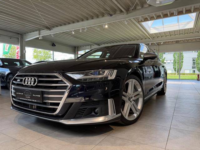 Audi S8 - 4.0 TFSI quattro