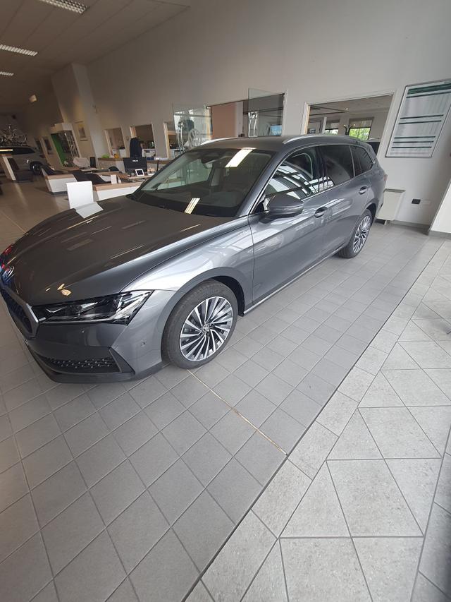 Skoda Superb Combi SELECTION 2.0 TDI 110 kW 7 Gang DSG 