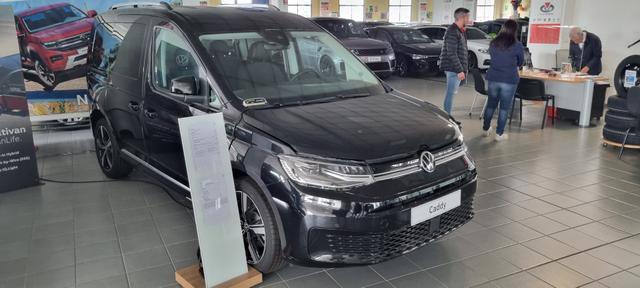 Volkswagen Caddy Maxi - California 1.5 TSI ACT 85 kW DSG 5 Sitze, Klima, Dachreling schwarz