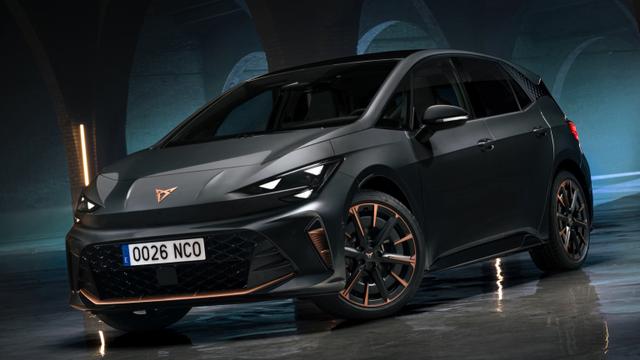 Cupra Born - Endurance 170 kW Batterie Netto 79 kW, Edge Paket, Klimaautomatik 2 Zonen, Full-LED, Dyn. Blinkleuchten, Lichtmetallr&auml;der 19 Zoll, Phone Box, Digital Cockpit, Kessy Full, Top Sportschalensitze, doppelter Laderaum, dunkkel get&ouml;nte Scheiben,Kamera,