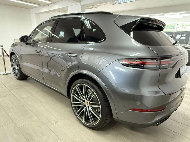 Porsche Cayenne Turbo Exklusiver SUV mit V8 Power 