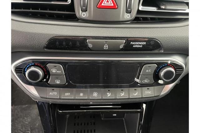 Hyundai i30 Kombi (N-Line) 1.5 T-GDI 103kW (140 PS) 7-Gang-DCT 