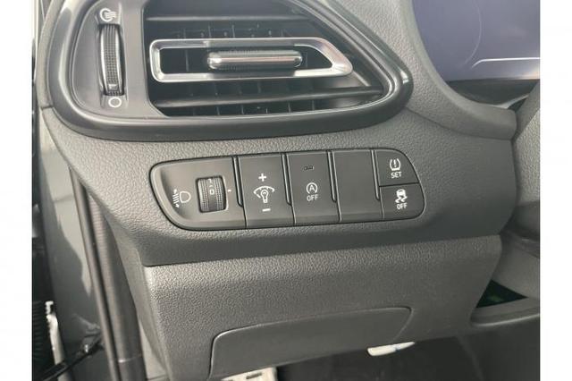 Hyundai i30 Kombi (N-Line) 1.5 T-GDI 103kW (140 PS) 7-Gang-DCT 