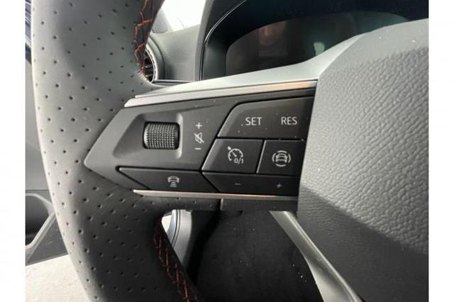 Seat Arona (FR) 1.5 TSI FR *ACC*LED*SHZ*PDC*Kamera*SpurHA* 