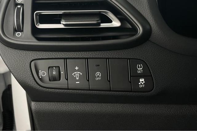 Hyundai i30 (GO!) 1.0 T-GDi 74kW (100 PS) 6-Gang Schaltgetriebe 