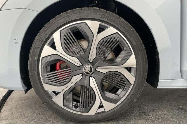 Skoda Octavia Combi RS (RS) 2.0 TSI 195kW (265 PS) 7-Gang DSG 