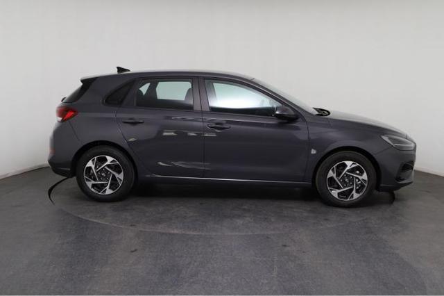 Hyundai i30 GO! (GO!) 1.0 T-GDi 74kW (100 PS) 6-Gang Schaltgetriebe 