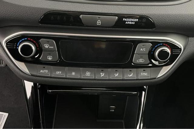 Hyundai i30 GO! (GO!) 1.0 T-GDi 74kW (100 PS) 7-Gang DCT 