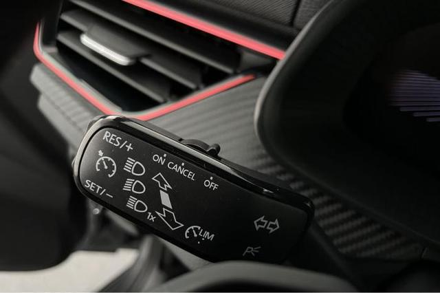 Skoda Kamiq 1.0 TSI Monte Carlo *PANO*LED*SHZ*PDC*Kamera* 