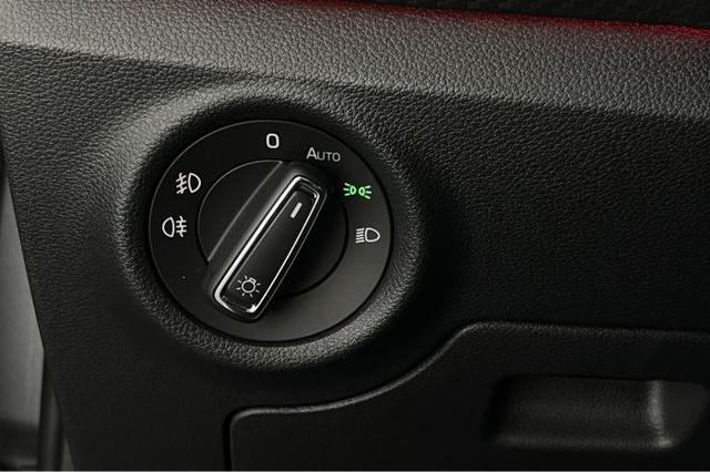Skoda Kamiq 1.0 TSI Monte Carlo *PANO*LED*SHZ*PDC*Kamera* 