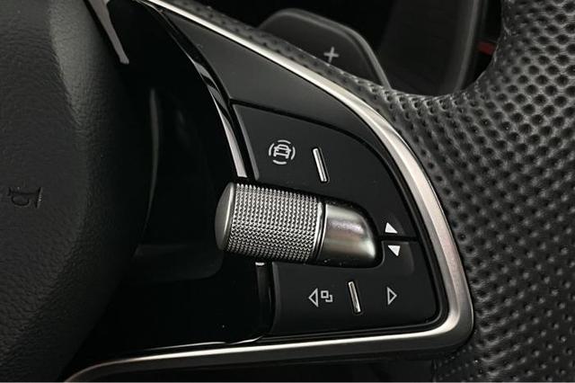 Skoda Kamiq 1.0 TSI Monte Carlo *PANO*LED*SHZ*PDC*Kamera* 