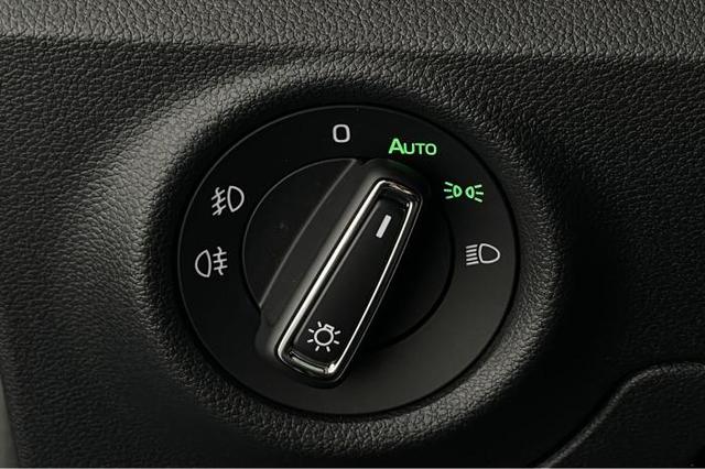 Skoda Kamiq 1.0 TSI Monte Carlo *PANO*LED*SHZ*PDC*Kamera* 