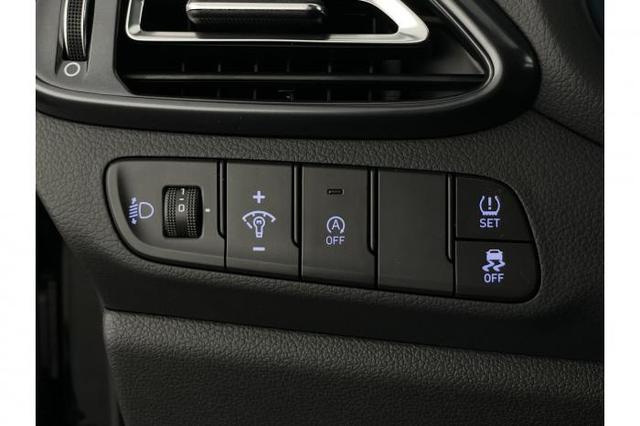 Hyundai i30 Kombi N-Line (N-Line) 1.5 T-GDI 103kW (140 PS) 7-Gang-DCT 