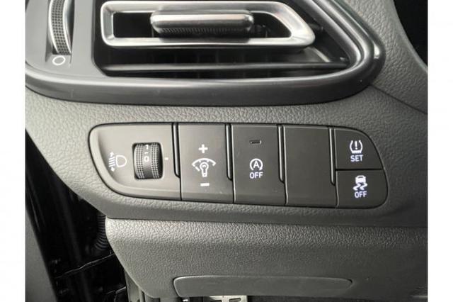 Hyundai i30 Kombi N-Line (N-Line) 1,5 T-GDi 103 kW (140 PS) 7-Gang-DCT 