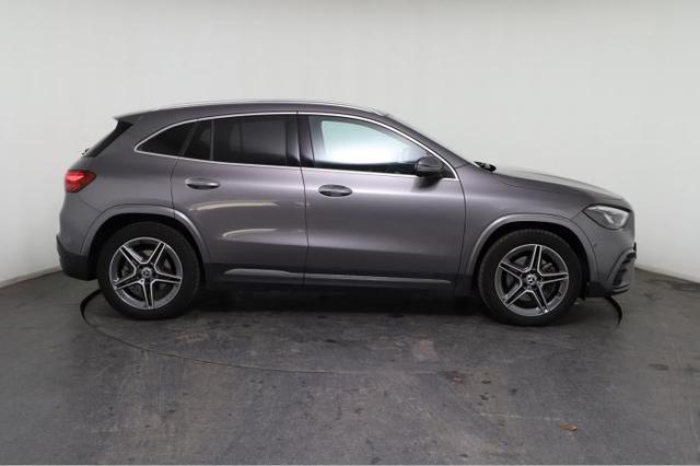 Mercedes-Benz GLA AMG Line GLA-Klasse (AMG Line) 220 d 4MATIC *PANO*AHK*NAVI*LED*SHZ*PDC* 