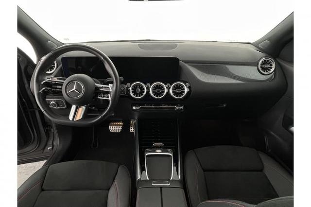 Mercedes-Benz GLA AMG Line GLA-Klasse (AMG Line) 220 d 4MATIC *PANO*AHK*NAVI*LED*SHZ*PDC* 