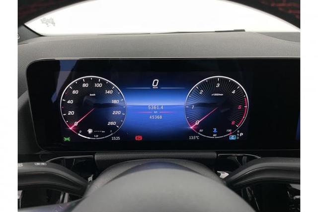 Mercedes-Benz GLA AMG Line GLA-Klasse (AMG Line) 220 d 4MATIC *PANO*AHK*NAVI*LED*SHZ*PDC* 