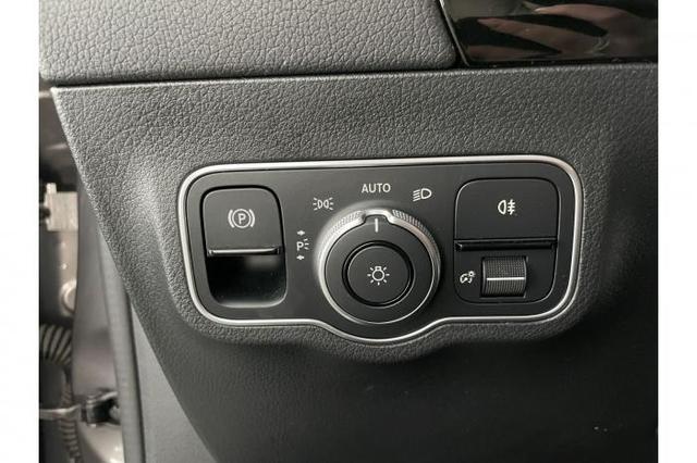 Mercedes-Benz GLA AMG Line GLA-Klasse (AMG Line) 220 d 4MATIC *PANO*AHK*NAVI*LED*SHZ*PDC* 