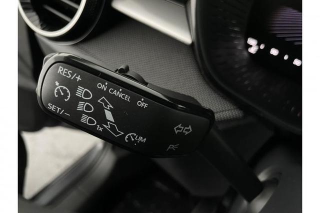 Skoda Fabia Limited Edition Plus (Limited Plus) 1.0 TSI 70kW (95 PS) 5-Gang-Schaltgetriebe 