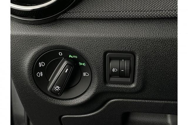 Skoda Fabia Limited Edition Plus (Limited Plus) 1.0 TSI 70kW (95 PS) 5-Gang-Schaltgetriebe 