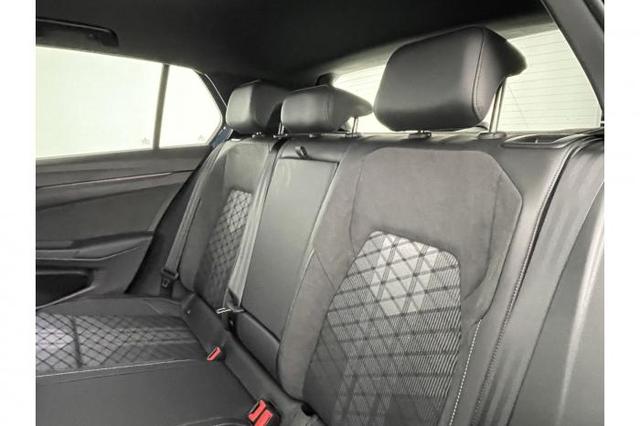 Volkswagen Golf R-Line Limited Limousine (R-Line Limited) 1.5 TSI 110kW (150 PS) 6-Gang Schaltgetriebe 