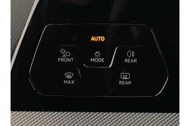 Volkswagen Golf R-Line Limited Limousine (R-Line Limited) 1.5 TSI 110kW (150 PS) 6-Gang Schaltgetriebe 