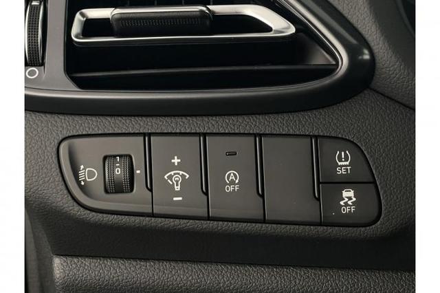 Hyundai i30 Kombi N-Line (N-Line) 1,5 T-GDi 103 kW (140 PS) 7-Gang-DCT 