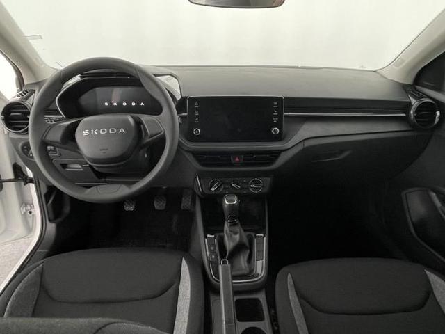 Skoda Fabia Essence (Essence) 1.0 TSI 70kW (95 PS) 5-Gang Schaltgetriebe 