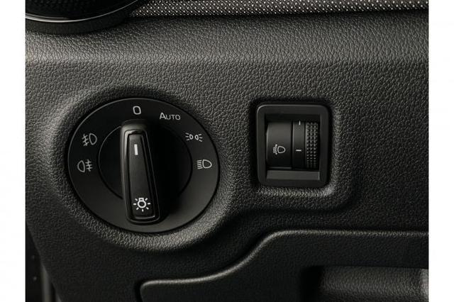 Skoda Fabia Limited Edition Plus (Limited Plus) 1.0 TSI 70kW (95 PS) 5-Gang-Schaltgetriebe 