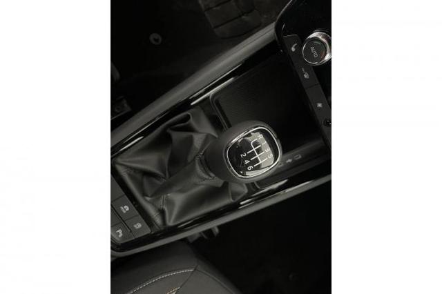 Skoda Kamiq Selection (Selection) 1.0 TSI 85kW (116 PS) 6-Gang Schaltgetriebe 