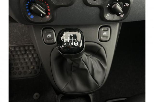 Fiat Panda Pandina (Pandina) 1.0 hybrid 51kW (70 PS) 6-Gang Schaltgetriebe 