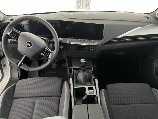 Opel Astra Sports Tourer Edition (Edition) 1.2 Turbo Benzin 96kW (130 PS) 6-Gang Schaltgetriebe 