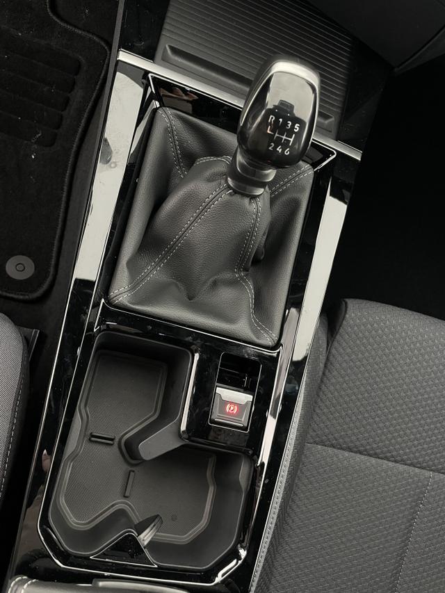 Opel Astra Sports Tourer Edition (Edition) 1.2 Turbo Benzin 96kW (130 PS) 6-Gang Schaltgetriebe 