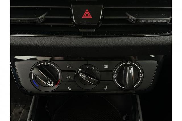 Skoda Fabia Essence (Essence) 1.0 MPI 59kW (80 PS) 5-Gang-Schaltgetriebe 