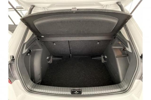 Skoda Fabia Essence (Essence) 1.0 MPI 59kW (80 PS) 5-Gang-Schaltgetriebe 