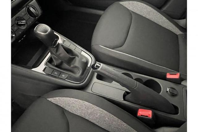 Skoda Fabia Essence (Essence) 1.0 MPI 59kW (80 PS) 5-Gang-Schaltgetriebe 