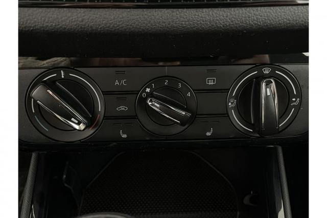 Skoda Fabia Essence (Essence) 1.0 MPI 59kW (80 PS) 5-Gang-Schaltgetriebe 