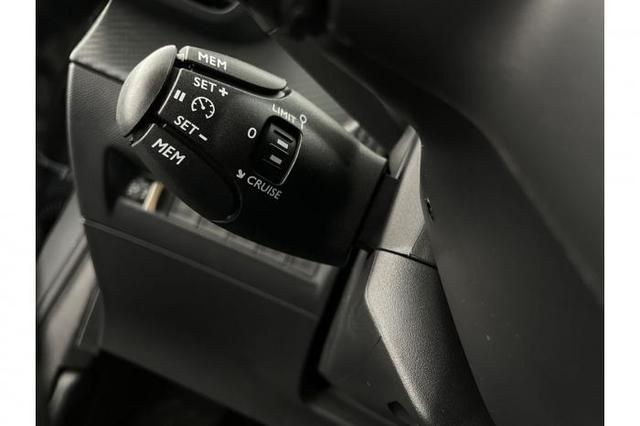 Peugeot 208 Allure (Allure) 1.2 PureTech 74 kW (101 PS) 6-Gang Schaltgetriebe 