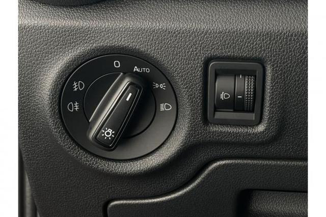 Skoda Fabia Limited Edition (Limited ) 1.0 TSI 70kW (95 PS) 5-Gang Schaltgetriebe 