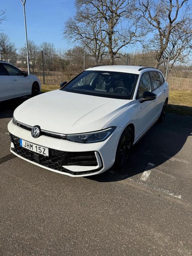 Volkswagen Passat Variant - R-Line (R-Line) 2.0 TDI 142kW (193 PS) 4Motion 7-Gang-DSG