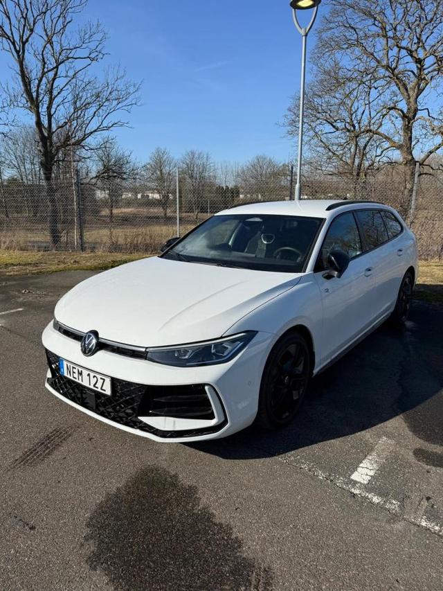 Volkswagen Passat Variant R-Line (R-Line) 2.0 TDI 142kW (193 PS) 4Motion 7-Gang-DSG 