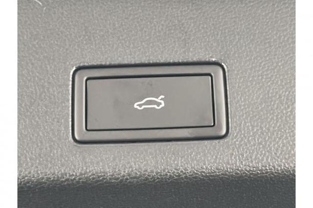 Volkswagen Golf Variant R-Line Edition (R-Line Edition) 1.5 eTSI OPF 110kW (150 PS) 7-Gang-Doppelkupplungsgetriebe DSG 