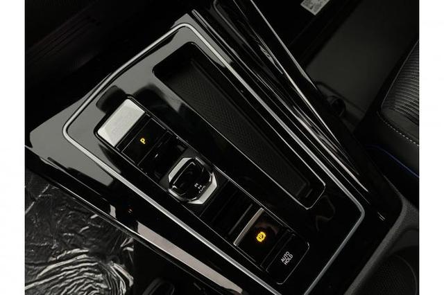 Volkswagen Golf Variant R-Line Edition (R-Line Edition) 1.5 eTSI OPF 110kW (150 PS) 7-Gang-Doppelkupplungsgetriebe DSG 