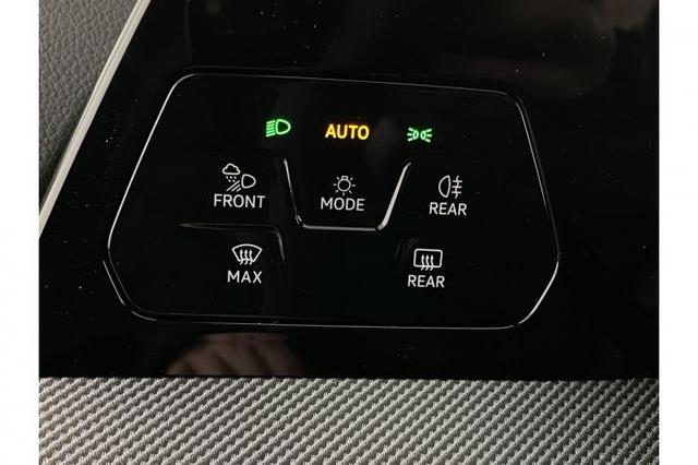 Volkswagen Golf Variant R-Line Edition (R-Line Edition) 1.5 eTSI OPF 110kW (150 PS) 7-Gang-Doppelkupplungsgetriebe DSG 