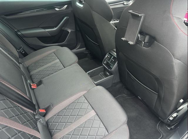 Skoda Octavia Combi RS 2.0 TSI 195kW (265 PS) 7-Gang-Automatikgetriebe 