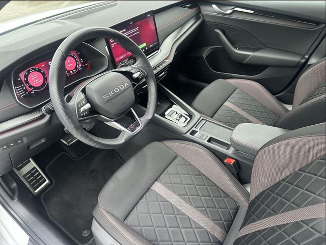 Skoda Octavia Combi RS 2.0 TSI 195kW (265 PS) 7-Gang-Automatikgetriebe 