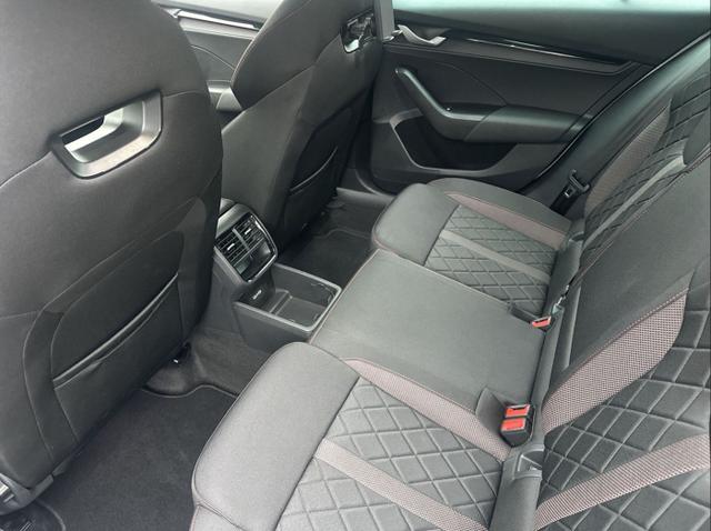 Skoda Octavia Combi RS 2.0 TSI 195kW (265 PS) 7-Gang-Automatikgetriebe 